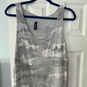 Venti6 Gray/Silver Camo Tank - Size L